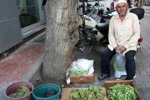 Eğitim i&ccedil;in servet bağışladı