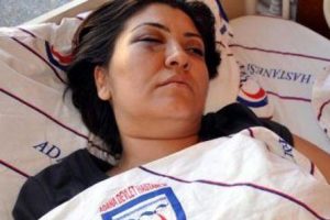 Acil serviste kadın doktora dayak