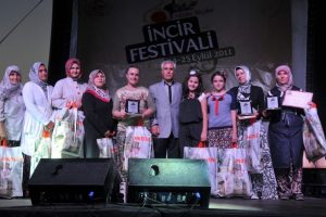 Ak&ccedil;alar'da incir festivali