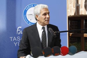 Faruk Sara&ccedil; firavunları giydirecek