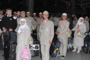 Hacı adayları yola &ccedil;ıkıyor