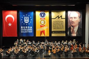 T&uuml;rkiye Gen&ccedil;lik Filarmoni Orkestrası, Bursalıları b&uuml;y&uuml;ledi