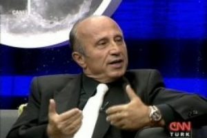 Yaşar Nuri &Ouml;zt&uuml;rk gen&ccedil; sevgiliden fır&ccedil;a yemiş