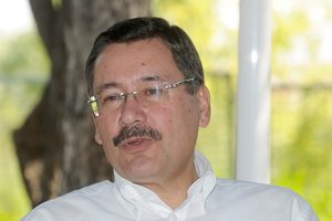 Başkan G&ouml;k&ccedil;ek'ten yaylım ateşi