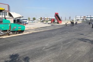 İneg&ouml;l'de yeni otob&uuml;s park alanı asfaltlandı