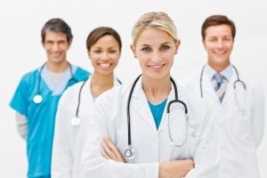 Bakandan doktorlara hodri meydan