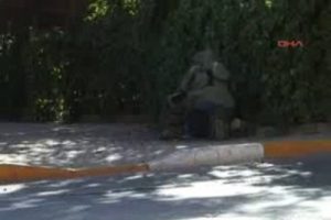 Beyoğlu'nda ş&uuml;pheli &ccedil;anta paniği