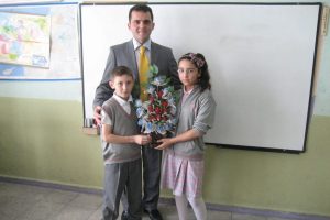 İlkokul &ouml;ğrencilerinin başkanlık heyecanı