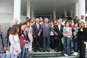 Yabancı &ouml;ğrenciler vatandaşlık istedi, Arın&ccedil; 'yaptık, gitti' dedi