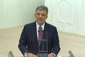 G&uuml;l: Anayasanın taşıması gereken tek m&uuml;h&uuml;r, milletimizin m&uuml;hr&uuml; olmalıdır