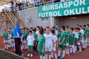 Bursaspor futbol okulu kış d&ouml;nemi başladı
