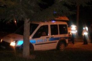 Hakkari'de polis aracına ses bombası atıldı