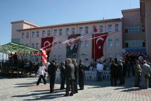 Hayırsever &ccedil;iftten Bursa'ya yeni okul