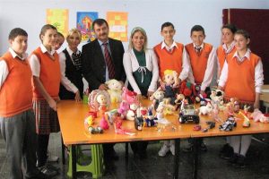 Gemlik'ten Diyarbakır'daki miniklere kitap ve oyuncak
