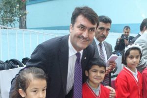 Osmangazi Belediyesi'nden miniklere kırtasiye yardımı