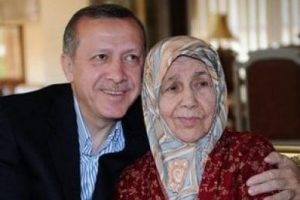 Oğlum senden ne istiyorlar?