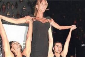 &Uuml;&ccedil; aylık hamile &Ccedil;ağla tanıtımda