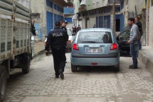 Alacaklısından ka&ccedil;arken kaza yaptı