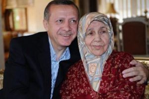 Başbakan Erdoğan'ın annesi i&ccedil;in Mevlid-i Şerif okutacaklar