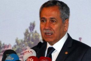 Arın&ccedil;: PKK'ya karşı m&uuml;cadelede ihtilaf yok