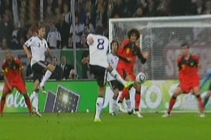Azeri spiker Mesut'un gol&uuml;ne b&ouml;yle sevindi