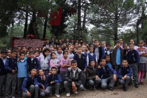 Şehit dedelerini ziyaret edecekler