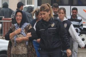 Karpuz operasyonunda 12 kişi yakalandı