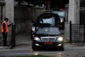 Erdoğan namaz &ouml;ncesi annesine gitti