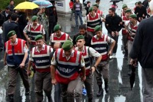 Olaylı yıkımda jandarmaya saldıran ş&uuml;phelilerden 5'i tutuklandı