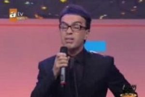 Yılmaz Morg&uuml;l'den &uuml;nl&uuml; taklitleri