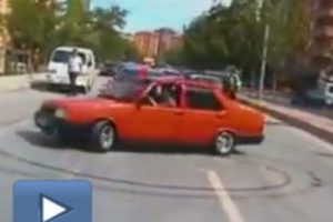 Hızlı ve &ouml;fkeli gelin karşılama