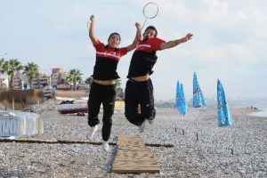 Badminton'un y&uuml;kselen değerleri &Ouml;zge ve Murat
