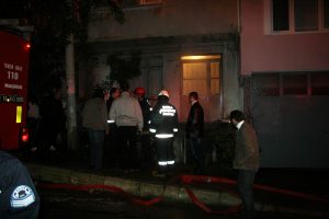 Bodrum katında &ccedil;ıkan yangın korkuttu