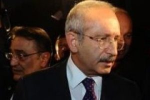 Kılı&ccedil;daroğlu, GATA'da yaralı askerleri ziyaret etti