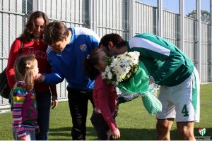 Minik &ouml;ğrencilerden futbolculara destek