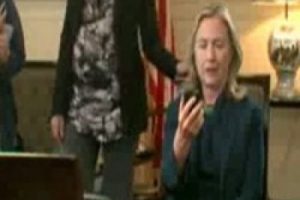 Clinton'ın Kaddafi haberine tepkisi b&ouml;yle oldu