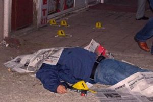Sokak ortasında kurşun yağmuru