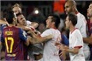 Barcelona ma&ccedil;ında yumruklar konuştu
