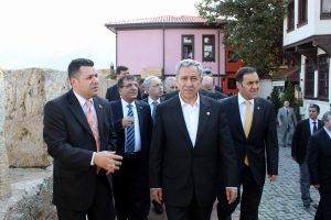 Arın&ccedil;, TRT Bursa Temsilciliği'nin yeni b&uuml;rosunu ziyaret etti
