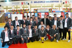 Minderin aslanları lige hızlı başladı