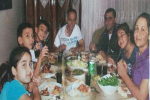 Bir aile enkaz altında yok oldu