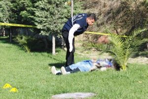 Kordonda sabah sporu yaparken bı&ccedil;aklanarak &ouml;ld&uuml;r&uuml;ld&uuml;