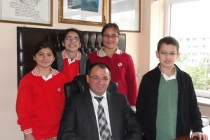 Nil&uuml;fer Bademli Koleji &ouml;ğrencilerinden Cumhuriyet Bayramında anlamlı ziyaret