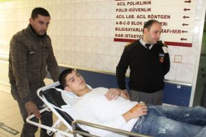 Elektrikli bisikletle otomobil &ccedil;arpıştı
