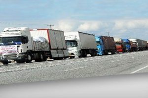 Y&uuml;zlerce TIR şehir dışında bekletiliyor