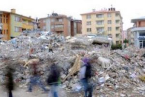 Van'daki enkazlar Meksikalı kurtarma ekibini şaşırttı