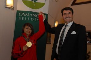 D&uuml;nya Şampiyonu Zehir G&uuml;ney Afrika'ya gitti