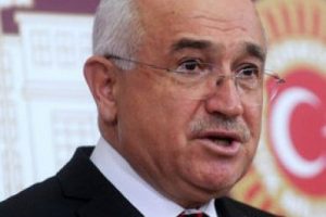 &Ouml;n&uuml;m&uuml;zdeki yılın sonunda anayasa konusunu noktalamak istiyoruz