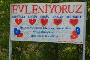 Parasızlıktan evlenemeyen gen&ccedil;ler muradına eriyor - &Ouml;ZEL HABER