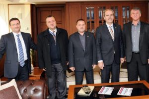 Komşudaki se&ccedil;im zaferine B&uuml;y&uuml;kşehir damgası